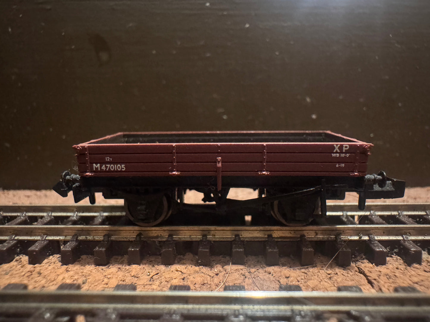 Graham Farish 377-501A (N Gauge) British Railways 12Ton Three Plank Open Wagon No.470105 in BR Bauxite 