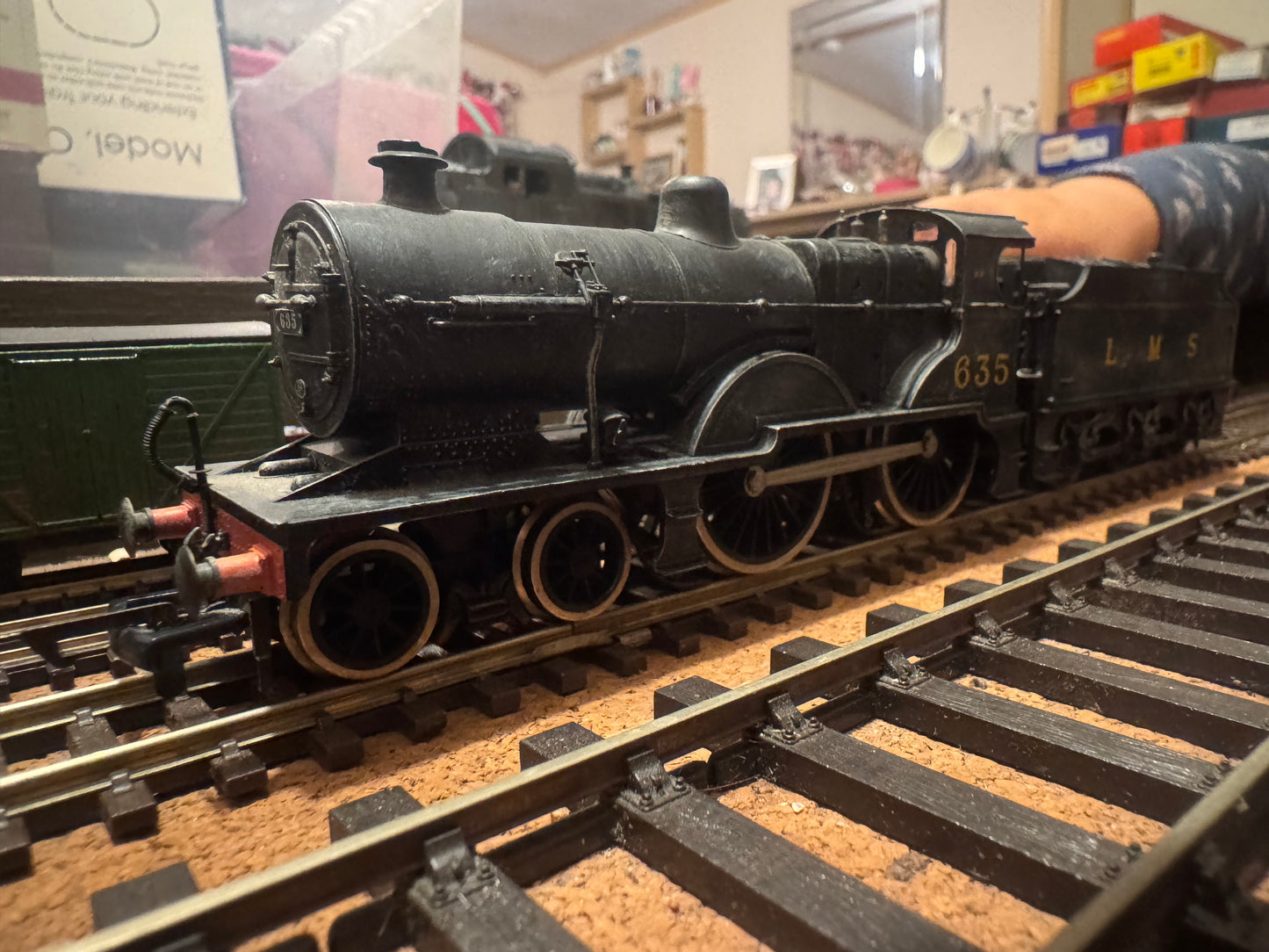 Mainline 937514 (OO) London Midland & Scottish Railway 2P in Weathered LMS Wartime Black. (Shed Allocation 22C, Bath Green Park Depot)