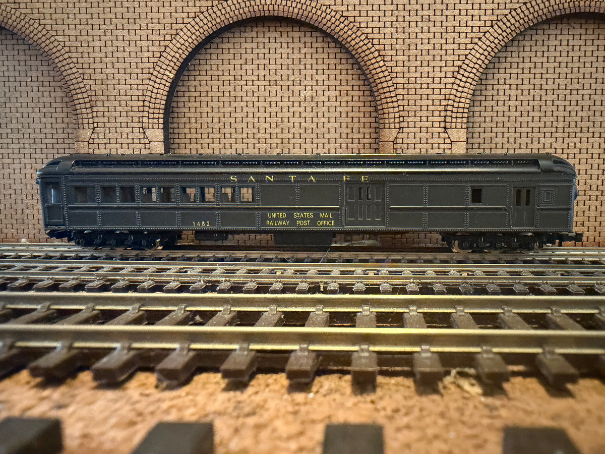 Model Power No.8625 (N Scale) Santa Fe, United States Mail service combination coach No.1482 