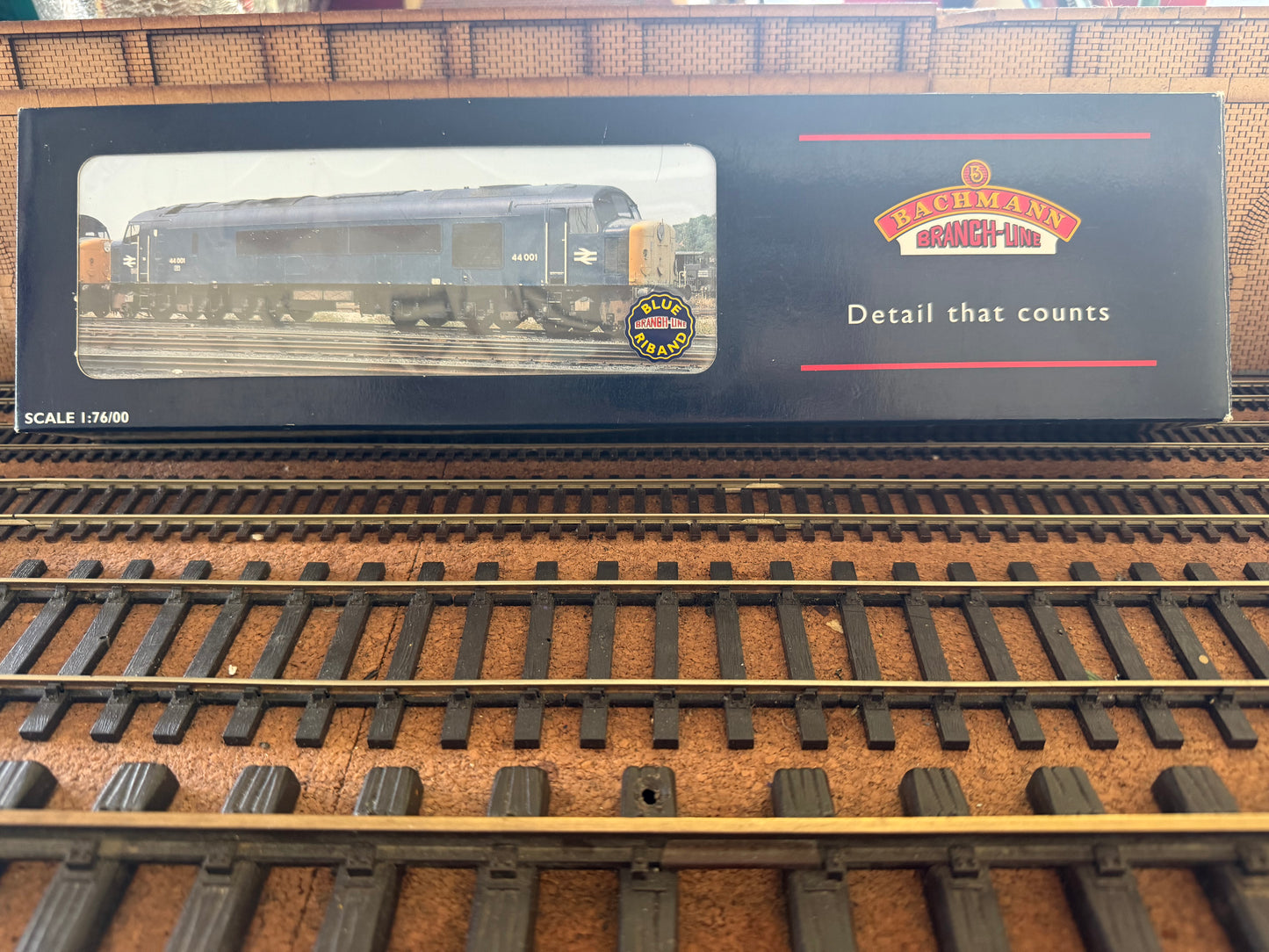 Bachmann 32-650 (OO) British Railways, Sulzer Type 4 [Class 44] No.D1 “Scafell Pike” in British Railways Green and small yellow ends. 
