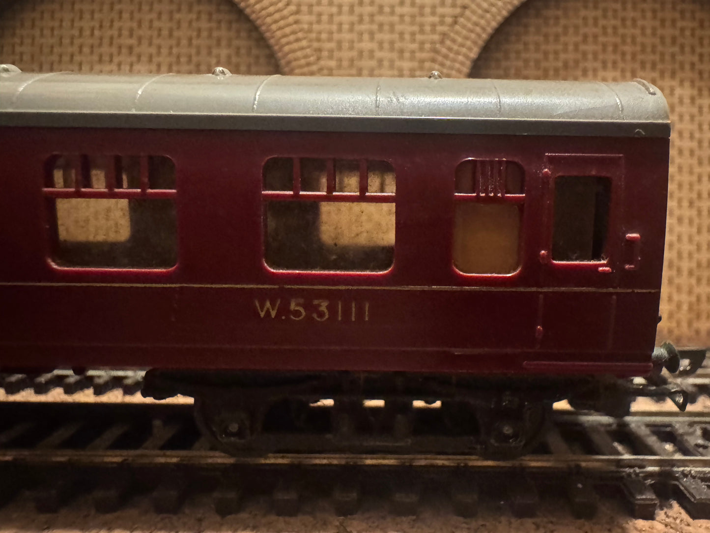 Tri-ang T86 (TT) British Railways MK1 Brake 3rd No.W53111 in British Railways Maroon. 