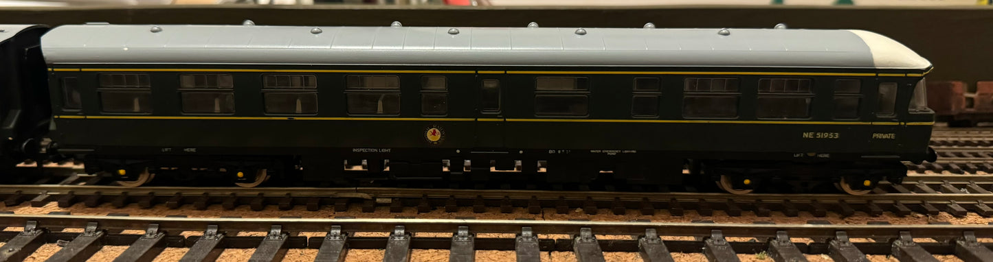 Liliput (OO) British Railways ‘Trans-Pennine’ [Class 124] Two Car, Diesel Multiple Unit. Numbers NE51953 & NE51954 in British Railway Green and Yellow Pin Stripe