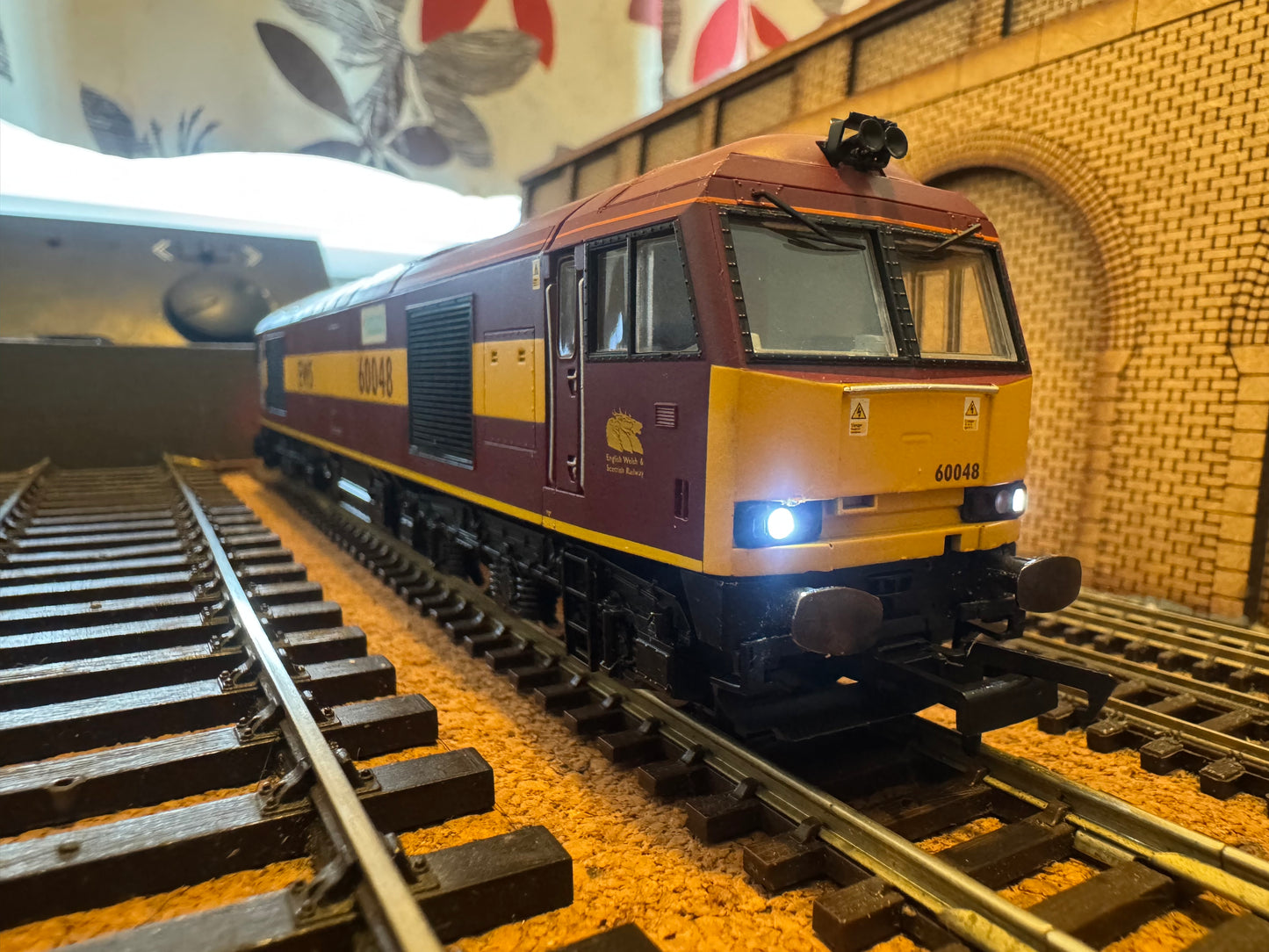 Hornby R2780XS (OO) Ex BR Class 60 No.60048 “Eastern” in EWS livery. DCC Sound Fitted 