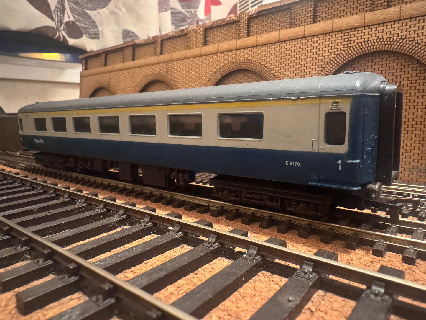 Airfix 54201 (OO) British Rail MK2D First Open No.E3170 in British Rail Blue Grey 