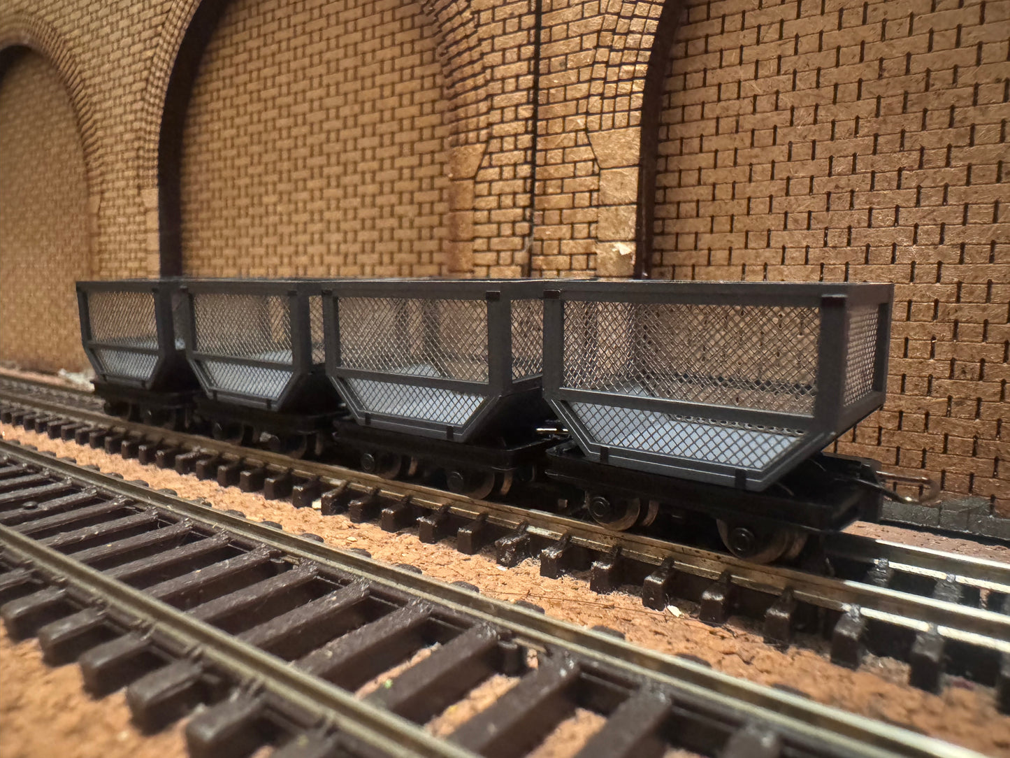 Minitrains 5123 (OO9 / HOe) X4 Modern Sugar Cane Wagons. 