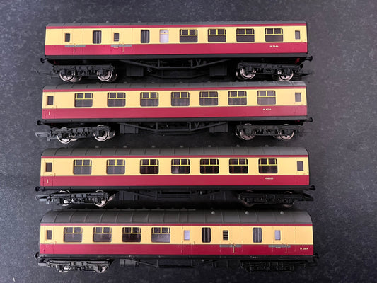 Hornby (OO) Ex LMS ‘Stanier’ Coaches, in British Railways “Blood & Custard” Bundle
