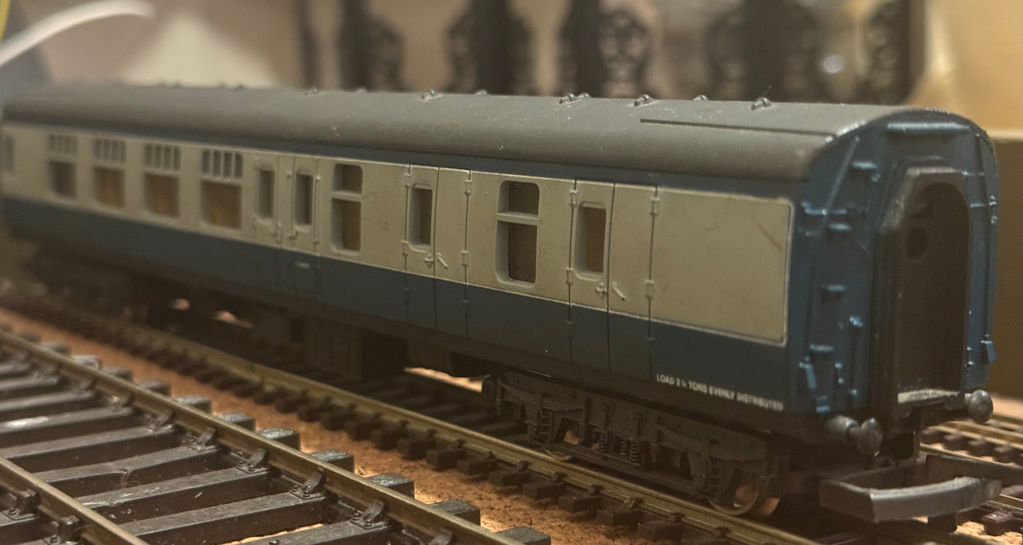 Lima (OO) British Railways MK1, Brake Second Corridor (BSK), Unnumbered, in BR Corporate Blue Grey