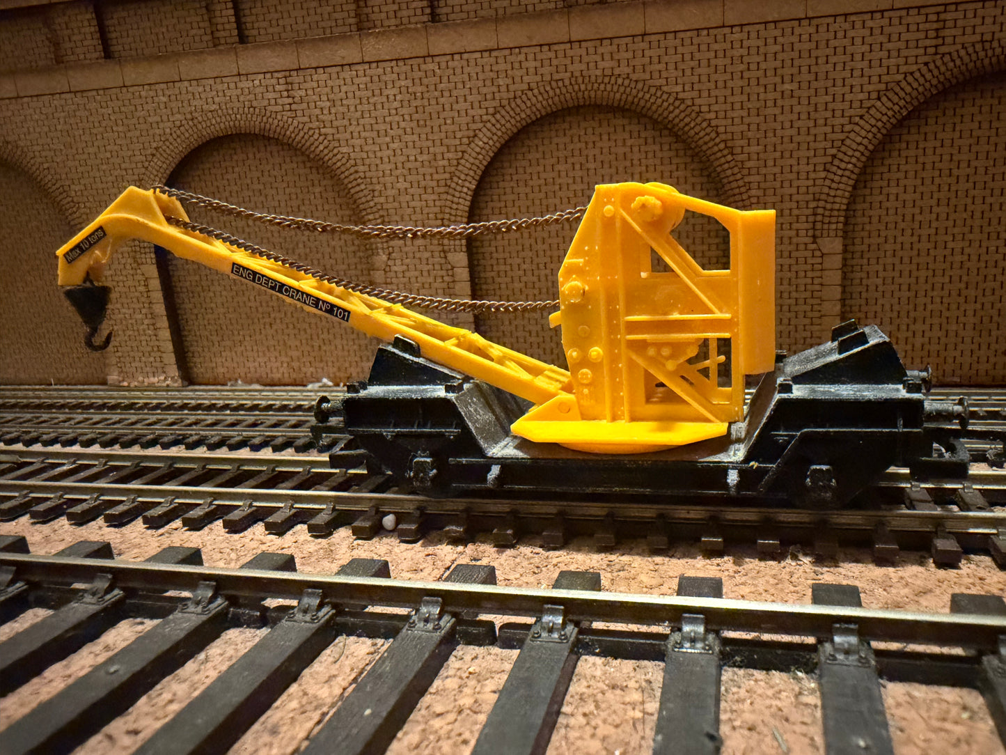 Hornby R6004 (OO) British Railways 10T Maintenance Crane No.101 in British Rail Departmental Yellow. 