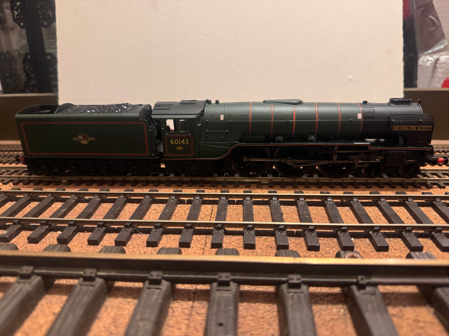 Bachmann 30-090 (OO) Bachmann of Europe 15th Anniversary Limited Edition. Tees-Tyne Pullman Double Set. No.62 of 1000. DCC Ready