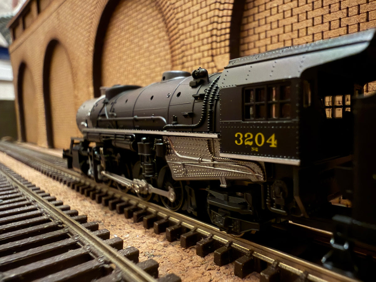 Kato 126-0202 (N Scale) United States Railroad Administration, Heavy Mikado No.3204 in Erie Railroad Livery 