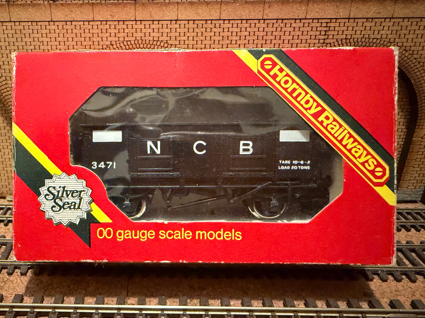 Hornby R.102 (OO) National Coal Board, 20T Steel Body Wagon No.3471 in NCB Black 