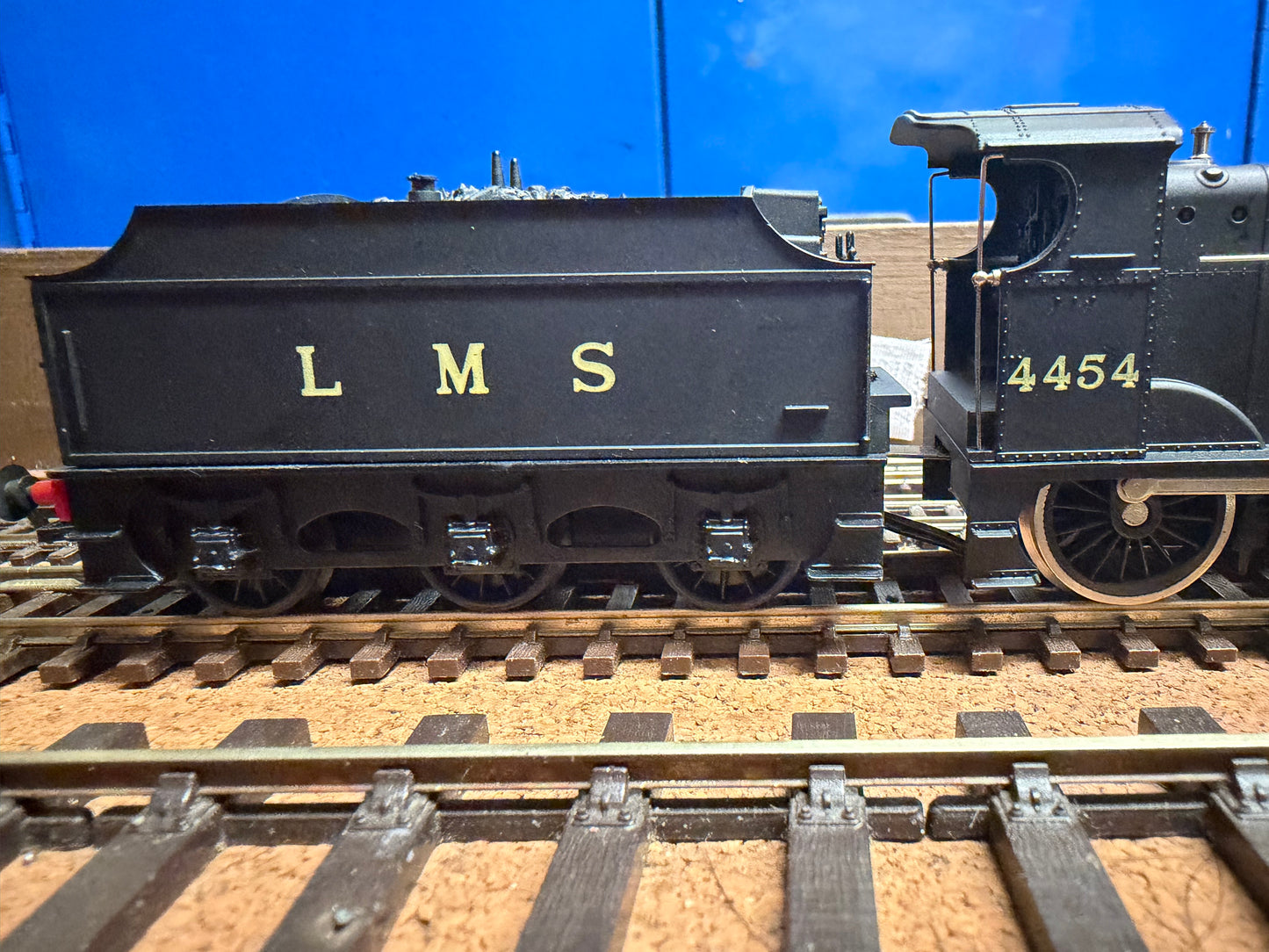 Airfix 45122-6 (OO) London Midland & Scottish Railway ‘Fowler’ 4F No.4454 in LMS Unlined Black 