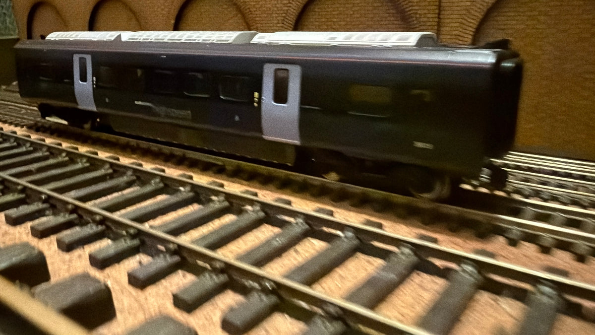 Hornby R4383 (OO) Hitachi Class 395 ‘Javelin’ intermediate standard class coach No.39015 in South Eastern High speed Livery