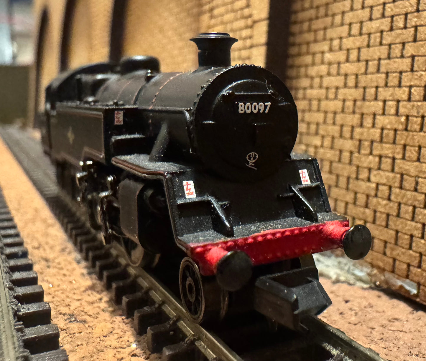 Graham Farish 372-525 (N Gauge) British Railways Standard 4MT Tank No.80097 in Lined BR Black. (Shed Code, 33A Plaistow Depot) 