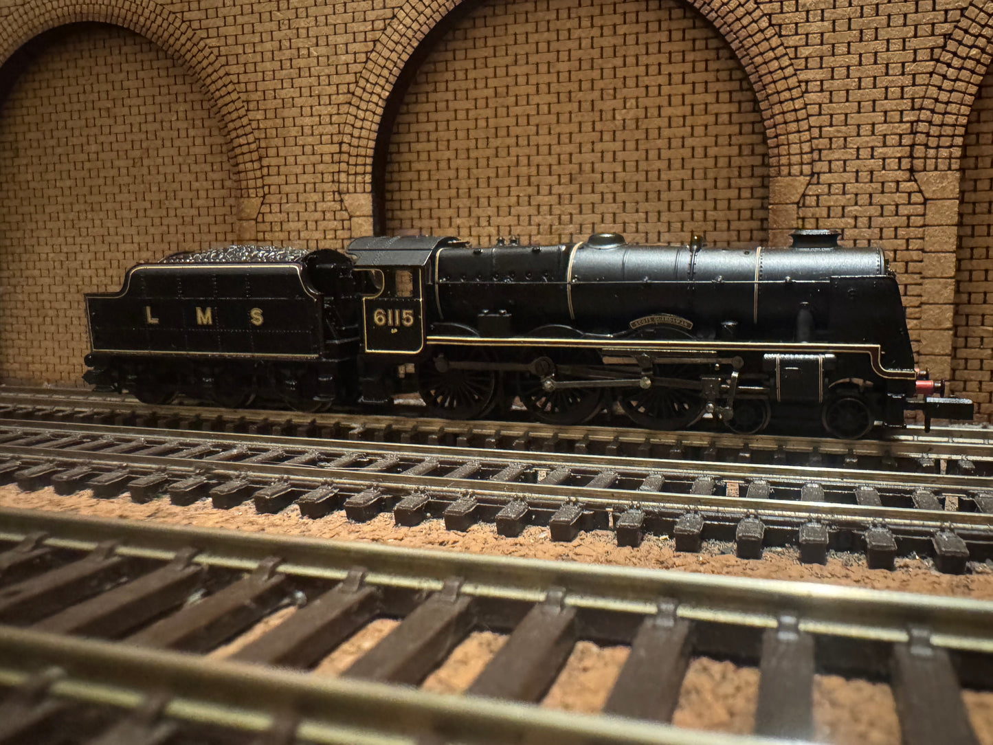 Graham Farish 372-577 (N Gauge) London Midland & Scottish Railway, 6P ‘Rebuilt Royal Scot’ No.6115 “Scots Guardsman” in Post War LMS Lined Black. (Shed Code 5A, Crewe North Shed) DCC Ready