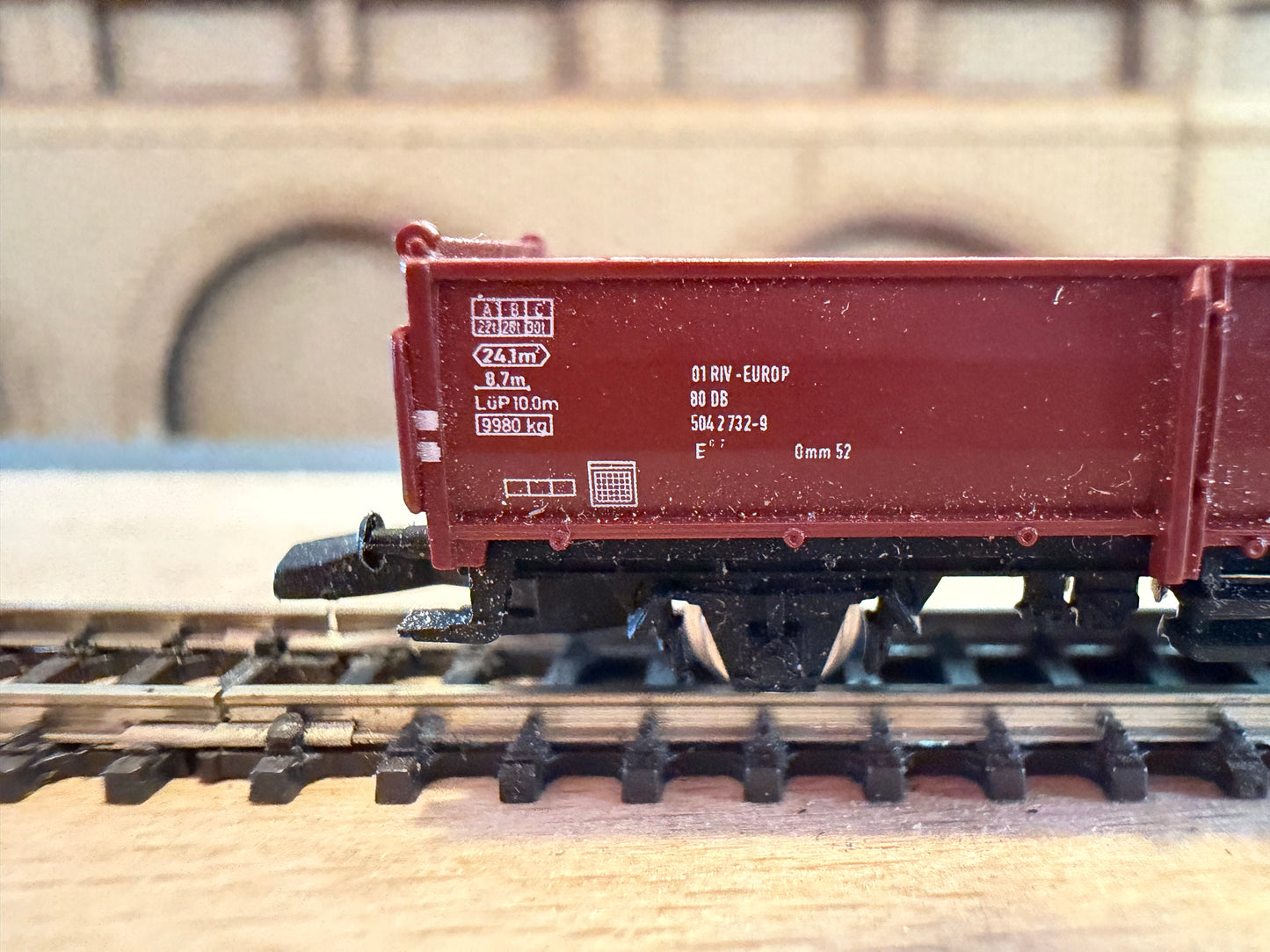 Marklin 8622 (Z) Deutsche Bahn High-Sided Euro-P Steel Open Wagon No. 504 2732-9 in DB Red 
