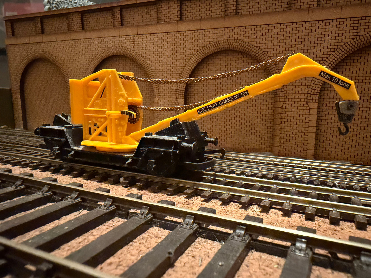 Hornby R6004 (OO) British Railways 10T Maintenance Crane No.101 in British Rail Departmental Yellow. 