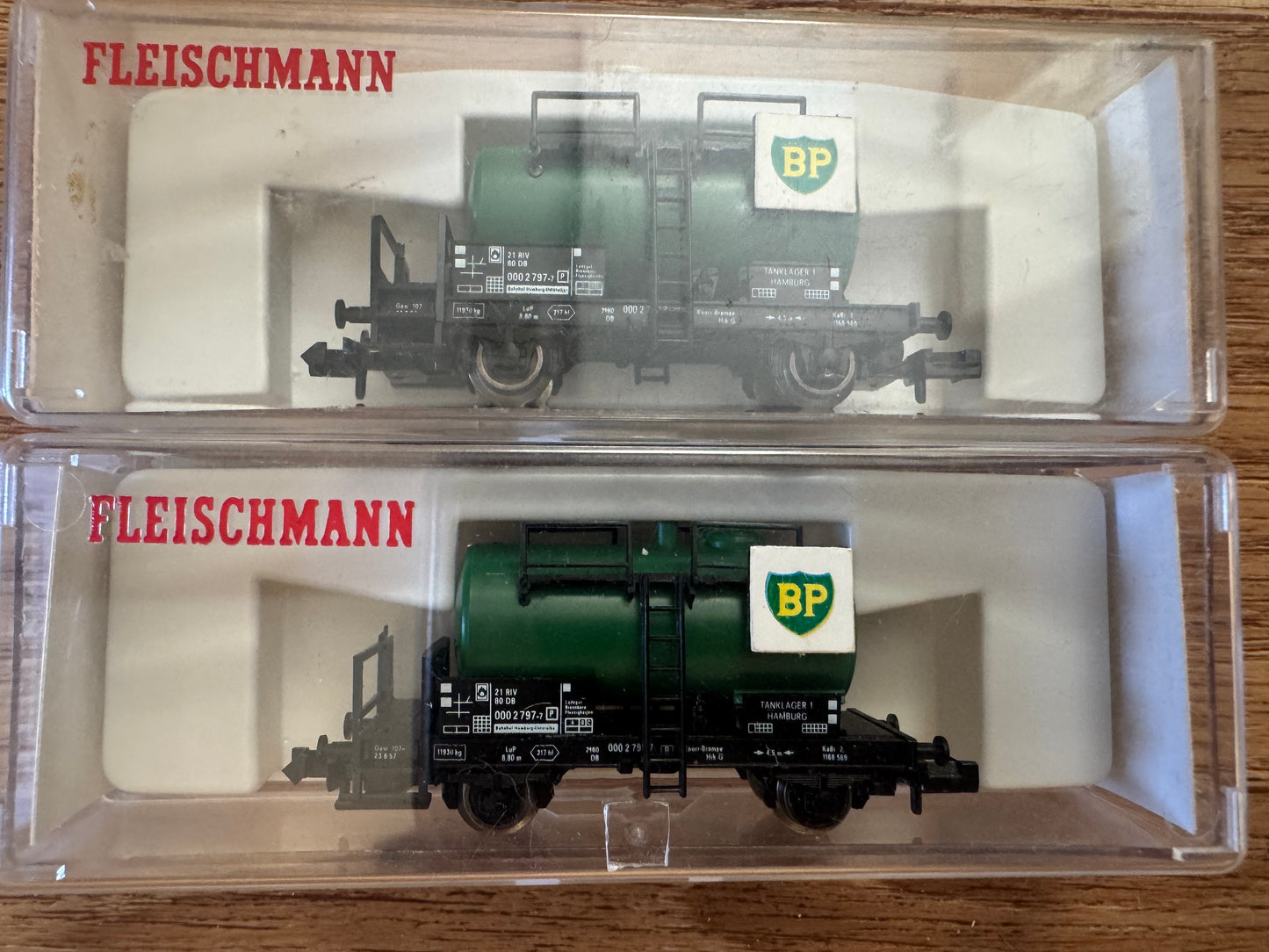Fleischmann 8402 (Euro N Gauge / 1:160) Deutsche Bahn / British Petroleum Kesselwagen No.000 2 797 - 7.. 