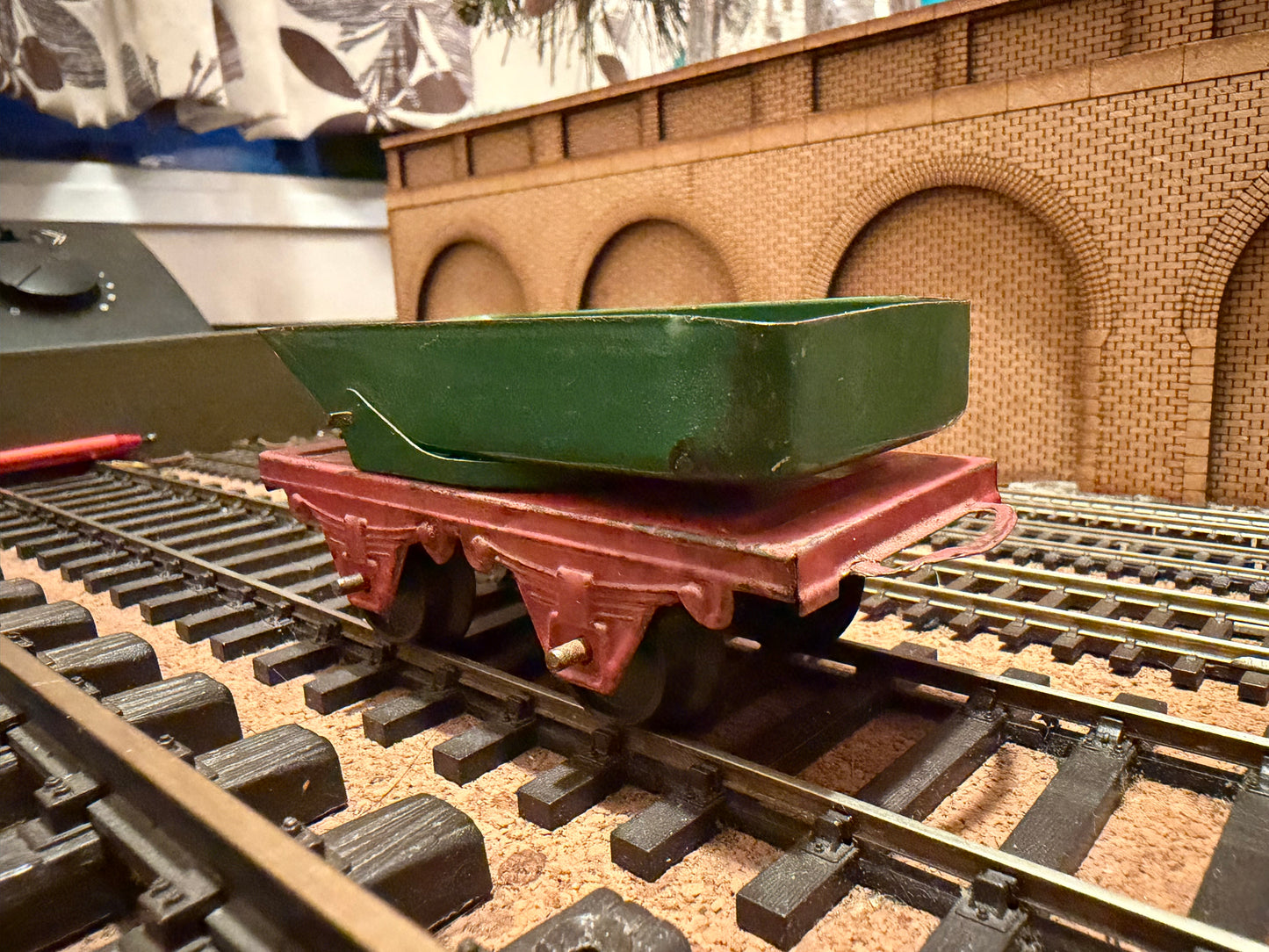 Hornby Tinplate (O) Rotary Tipper Wagon 