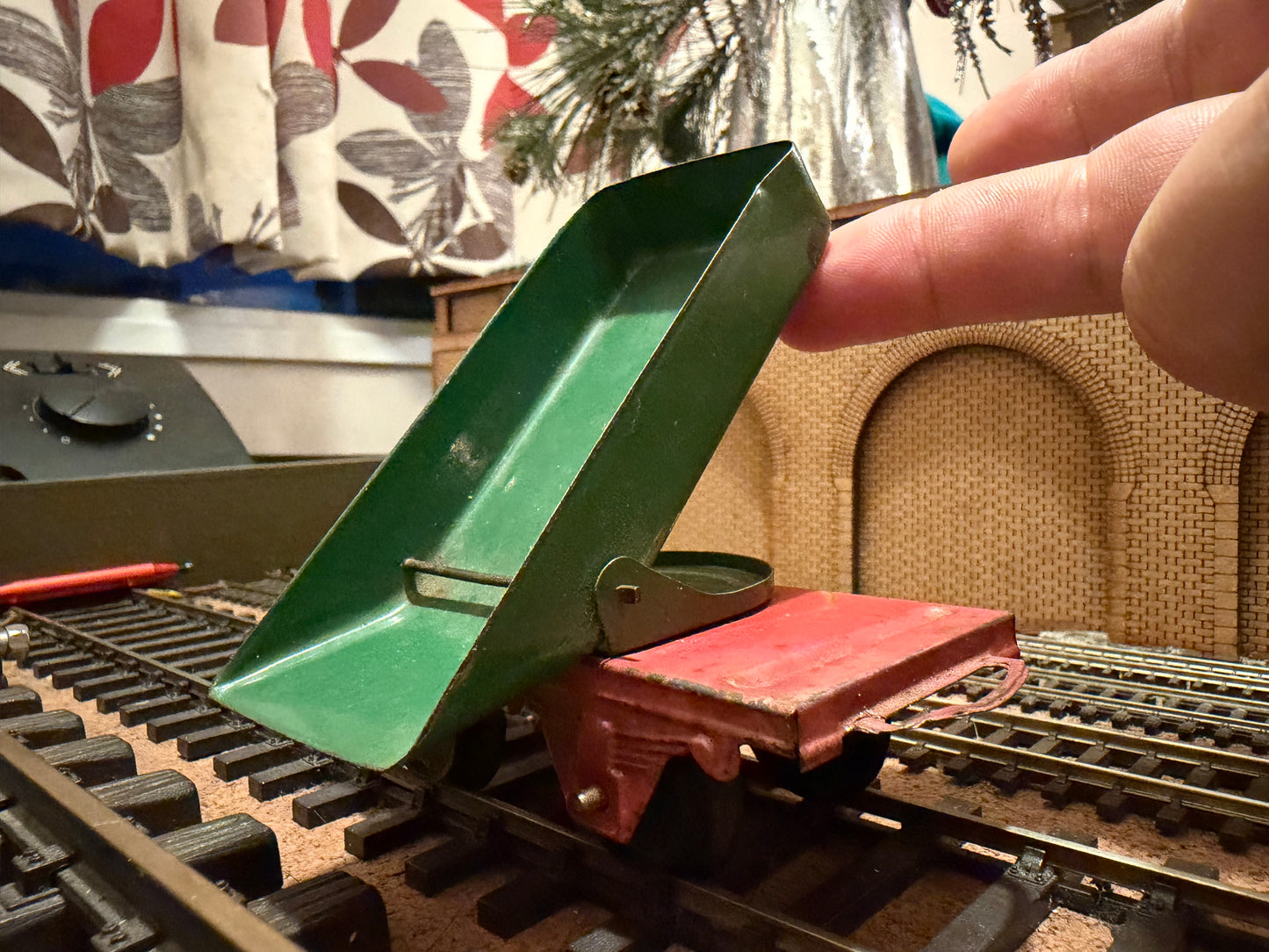 Hornby Tinplate (O) Rotary Tipper Wagon 