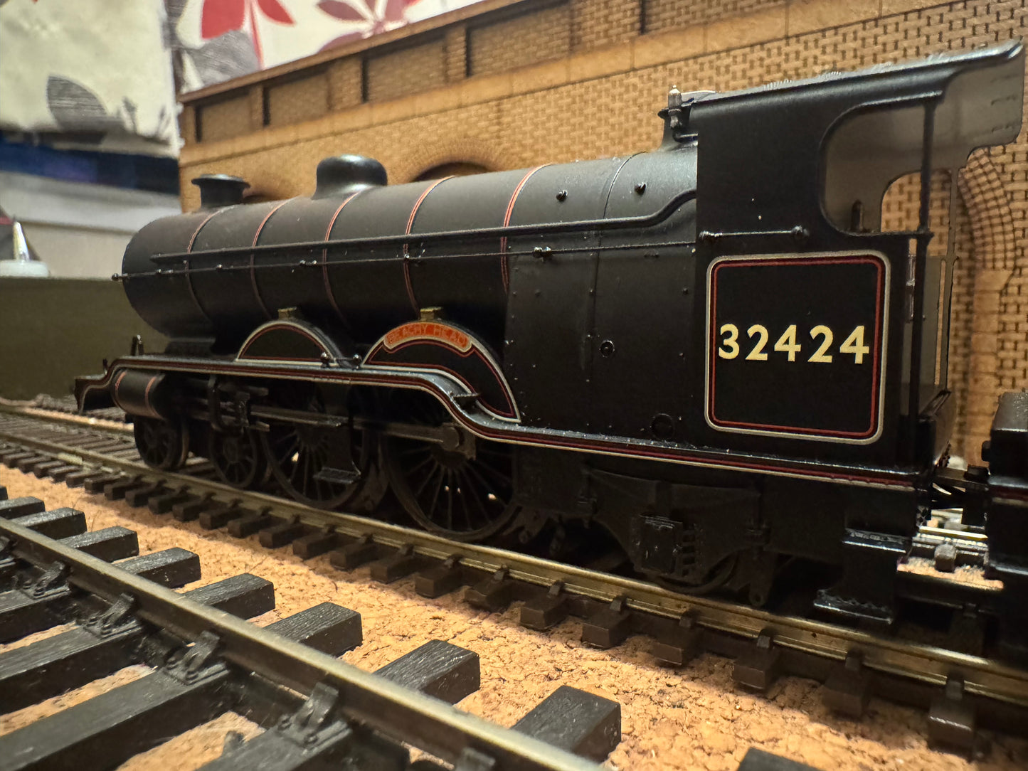 Bachmann 31-921 (OO) EX LBSC / SR H2, No.32424 “Beachy Head” in British Railways Lined Black. (Shed Code 75A, Brighton Depot) DCC Ready 