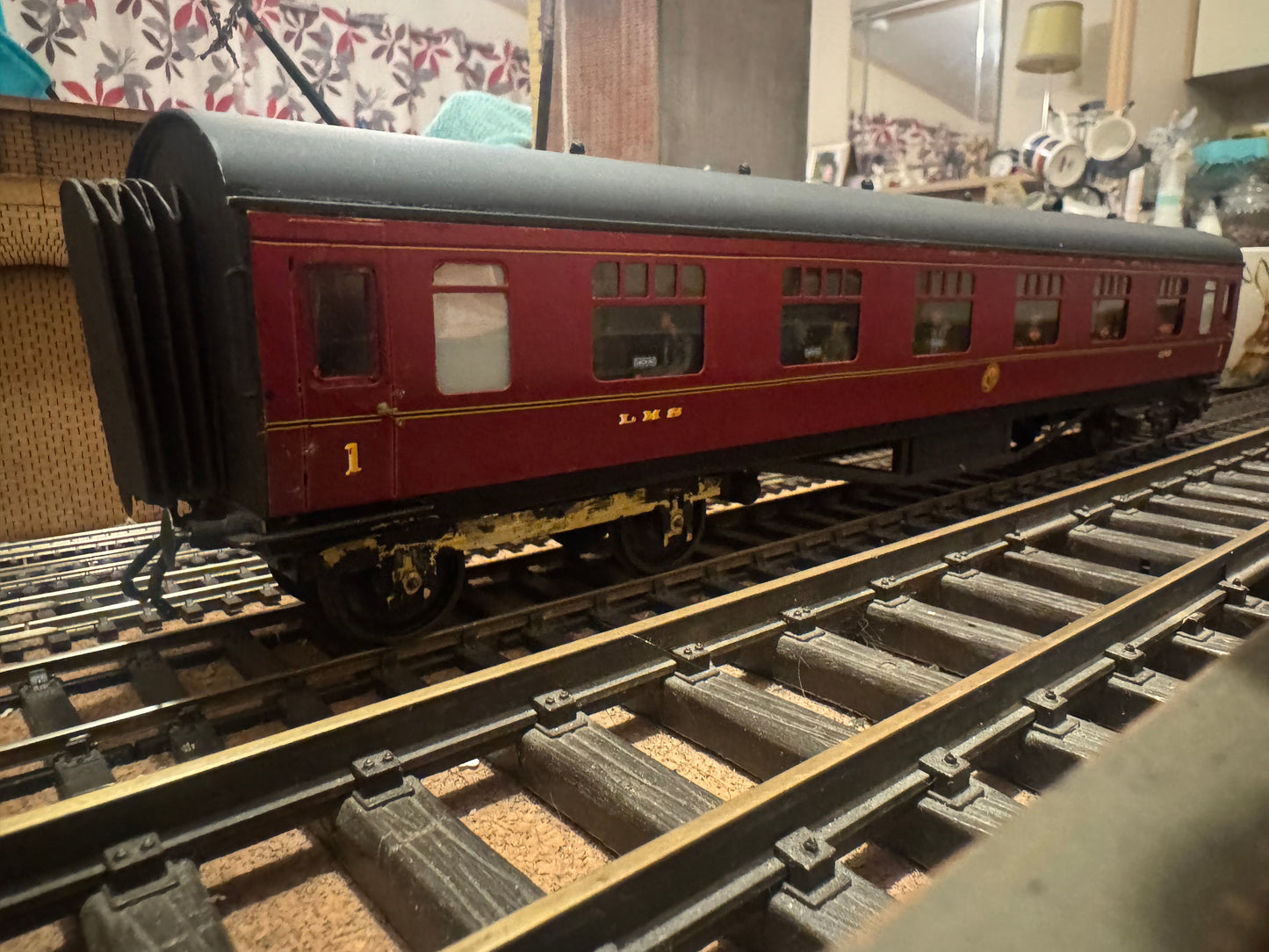 Exley (O Gauge) London Midland & Scottish ‘Stanier’ 57ft Corridor First No.1190 in LMS Maroon 