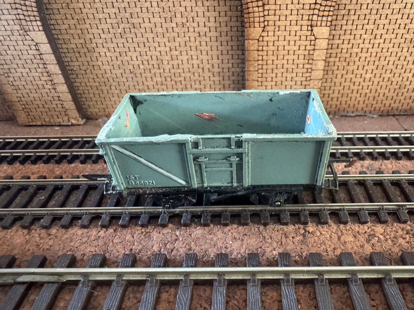 Tri-ang T.70 (TT) British Railways 16T Mineral Wagon No.44821 in BR Grey
