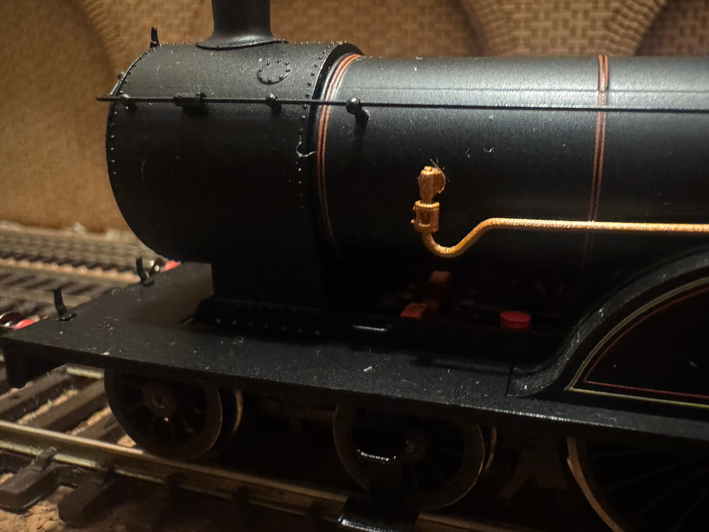 Hornby R2713 (OO) Ex LSWR / SR Drummond T9 ‘Greyhound’ No.30310 in British Railways Lined Black. (Shed Code 71B, Bournemouth Depot) DCC Ready 