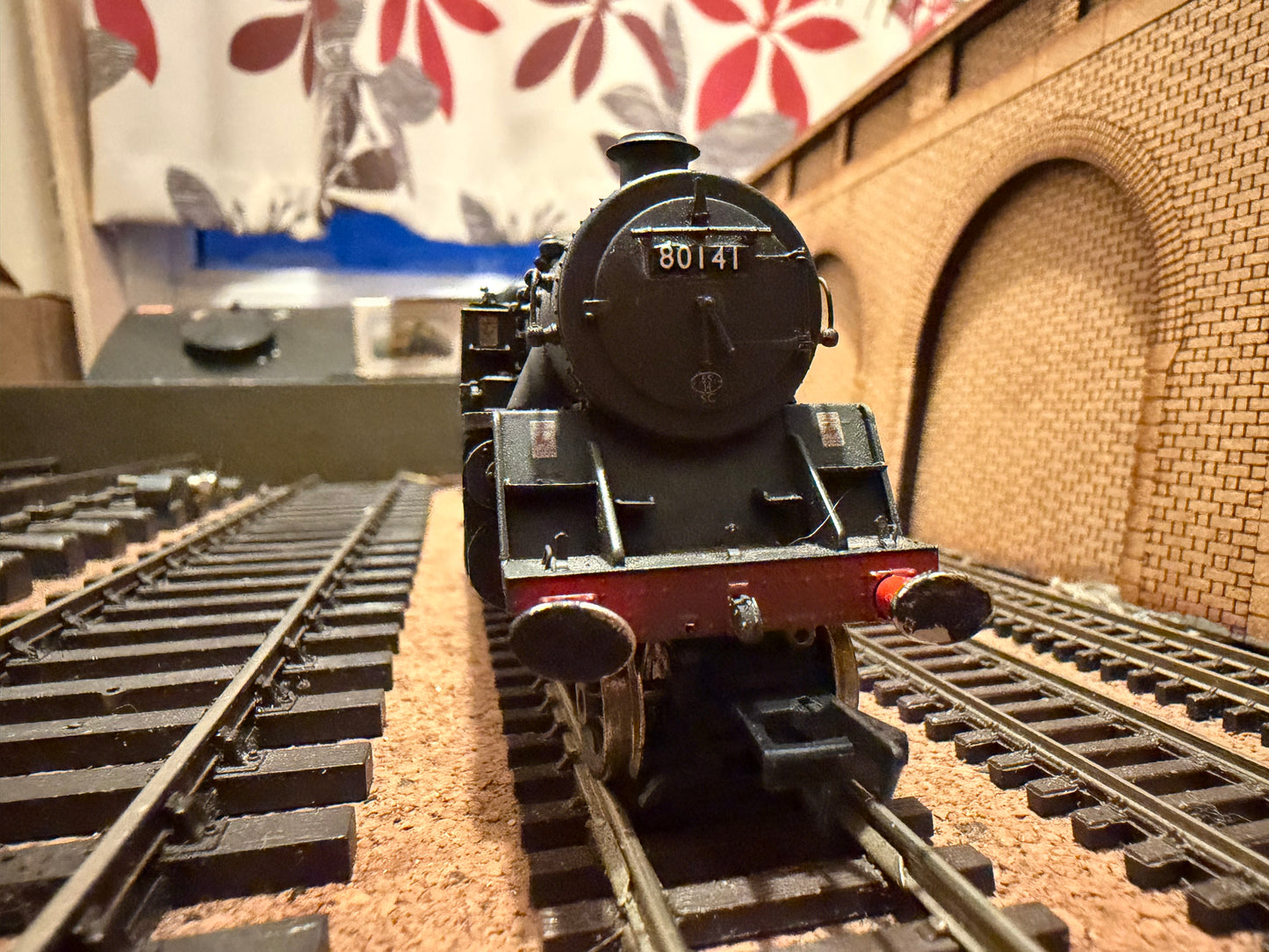 Bachmann 32-358 (OO) British Railways Standard 4MT Tank No.80141 in Weathered BR black. 