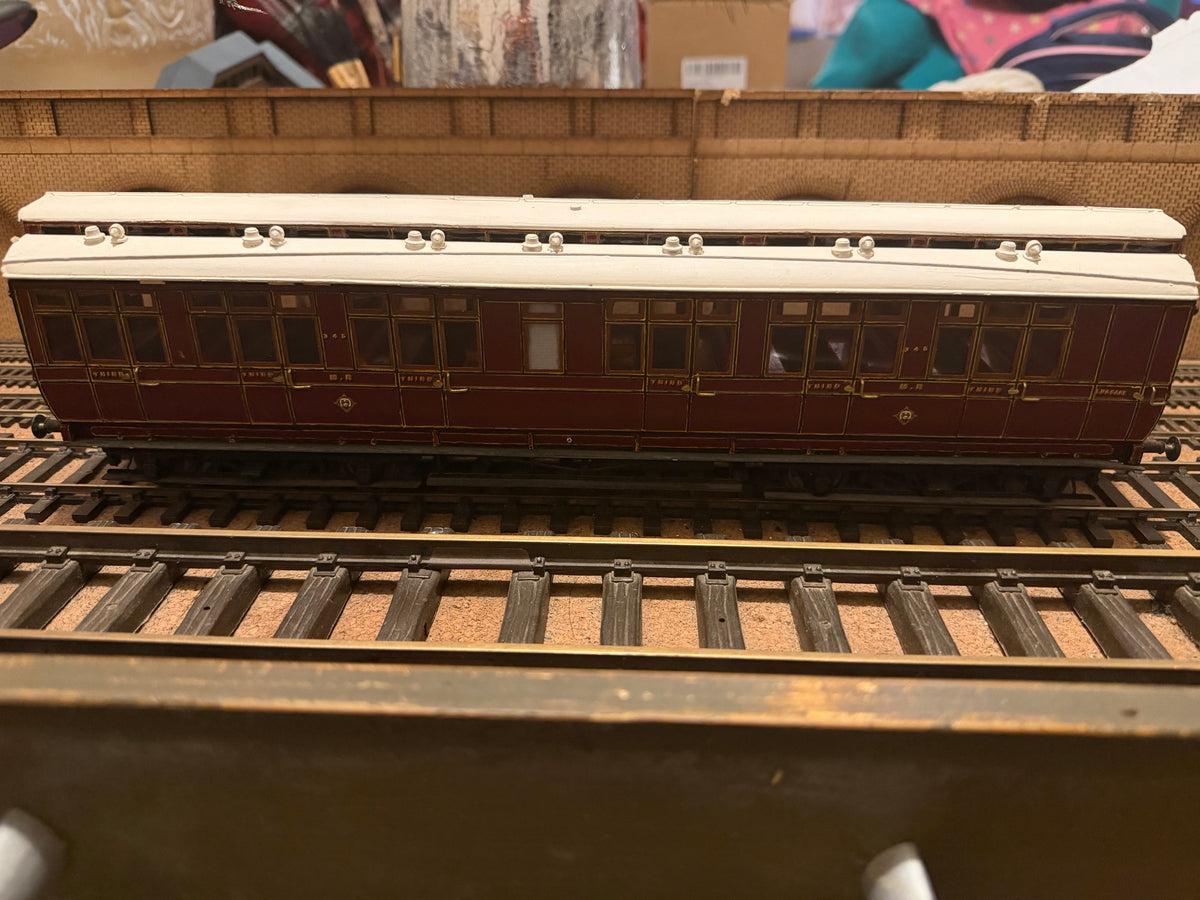 Midland Carriage Works J114 (O Gauge) Midland Railway, 47ft Bogie Clerestory, Lavatory Third No.345 in MR Crimson Lake 