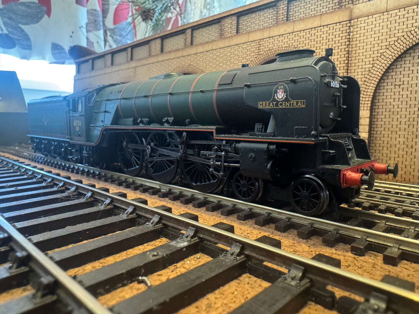 Bachmann 32-556 (OO) British Railways [LNER] ‘Peppercorn’ A1 No.60156 “Great Central” in BR Lined Green with riveted tender. (Shed Code 36A, Doncaster Depot). DCC Fitted 