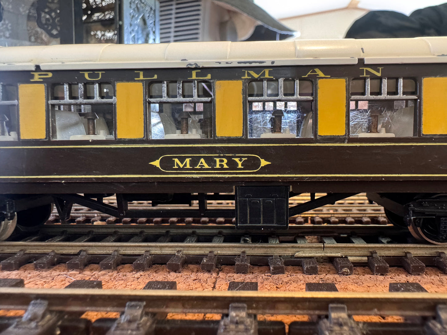 Tri-ang R328 (OO/HO) Class K 3rd Class Pullman Saloon “Mary” 