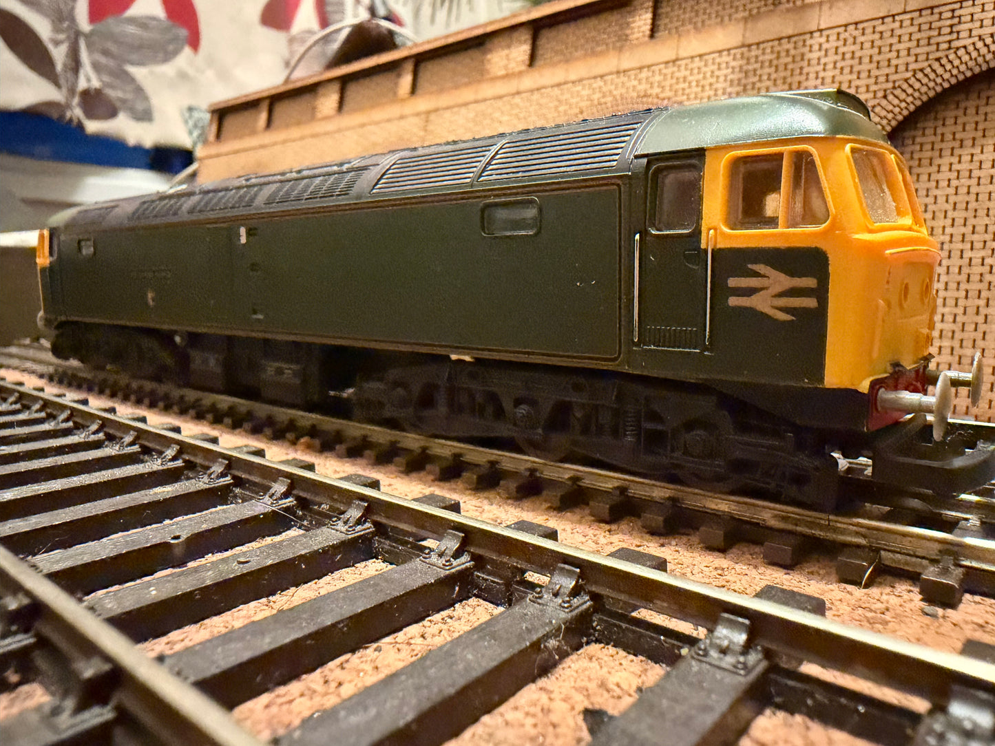 Lima 205213A (OO) British Railways Class 47/4 No.47628 “Sir Daniel Gooch” in GWR 150 Lined Brunswick Green
