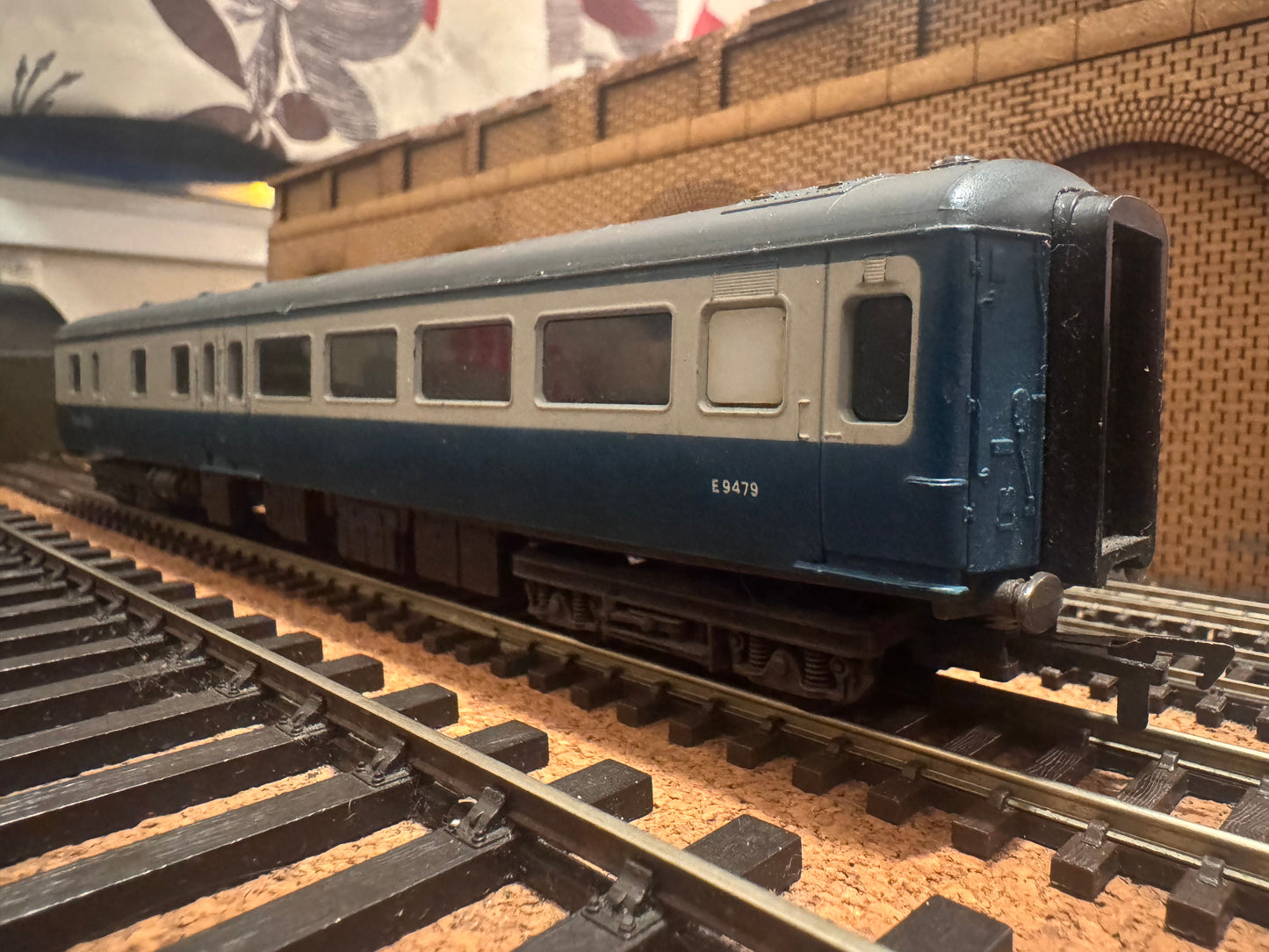 Airfix 54200 (OO) British Rail MK2D Brake Second Open No.E9479 in British Rail Blue Grey 