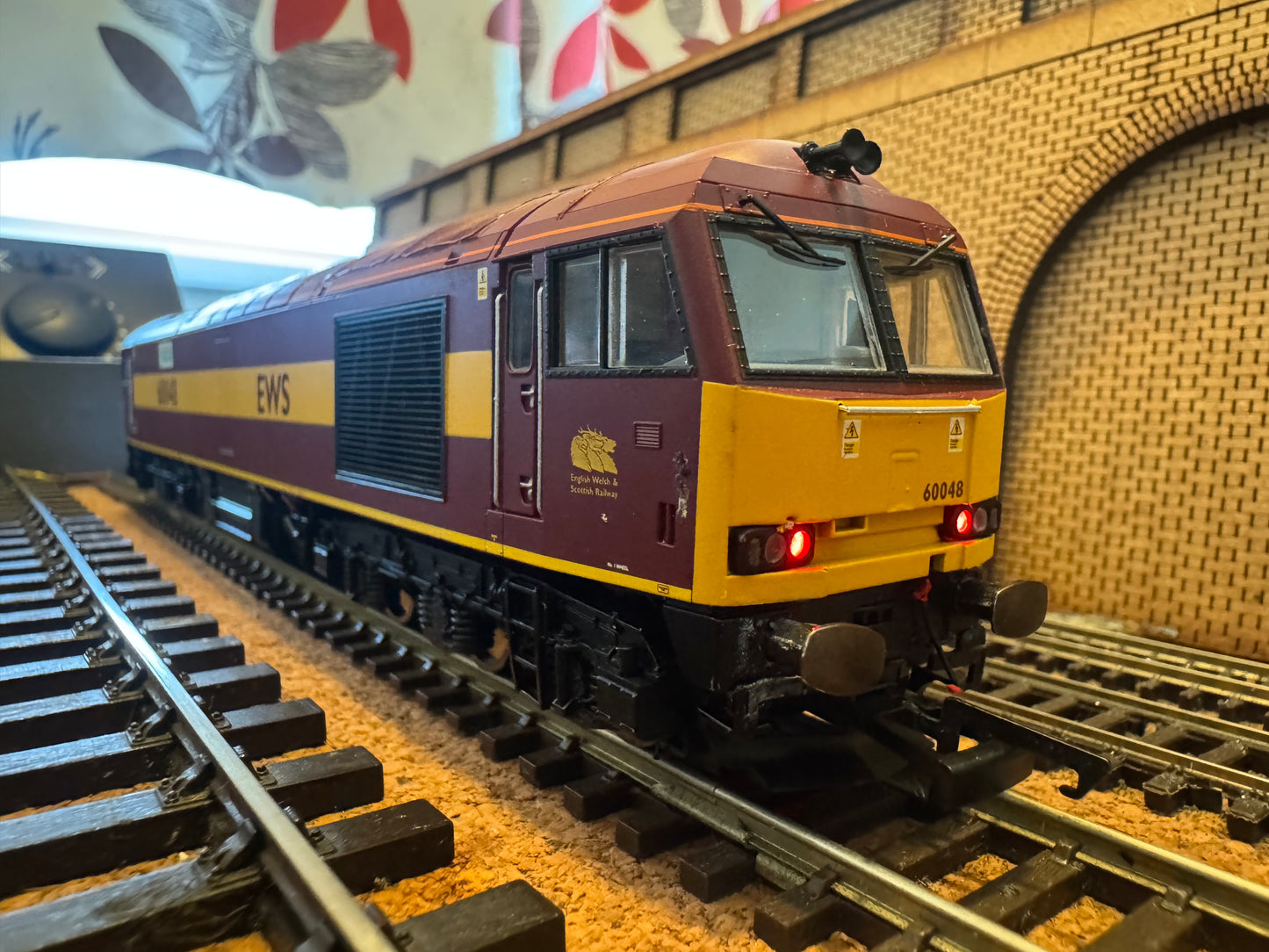 Hornby R2780XS (OO) Ex BR Class 60 No.60048 “Eastern” in EWS livery. DCC Sound Fitted 