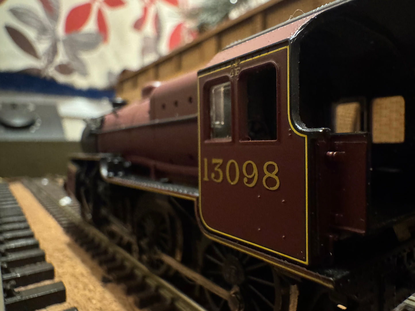 Bachmann 32-175 (OO) London Midland & Scottish Railway, ‘Hughes’ 5P 4F ‘Crab’ No.13098 in LMS Crimson Lake.