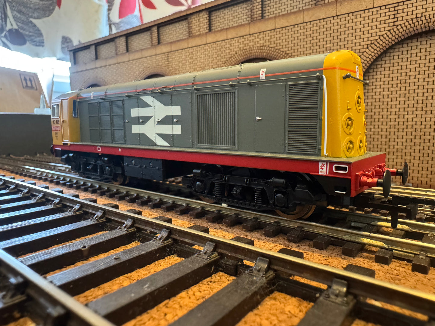 Hornby R2760 (OO) British Railways Class 20, No.20118 in British Rail Railfreight Grey and Yellow. DCC fitted 