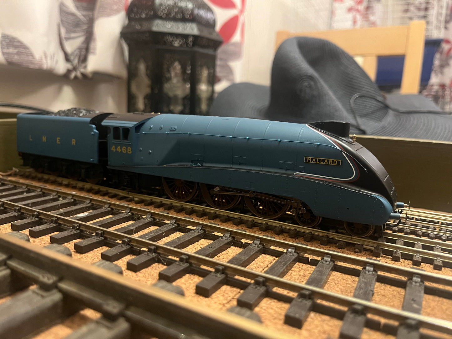 Hornby Railroad (OO) London North Eastern Railway A4, No.4468 in LNER Garter Blue. DCC Sound Fitted.