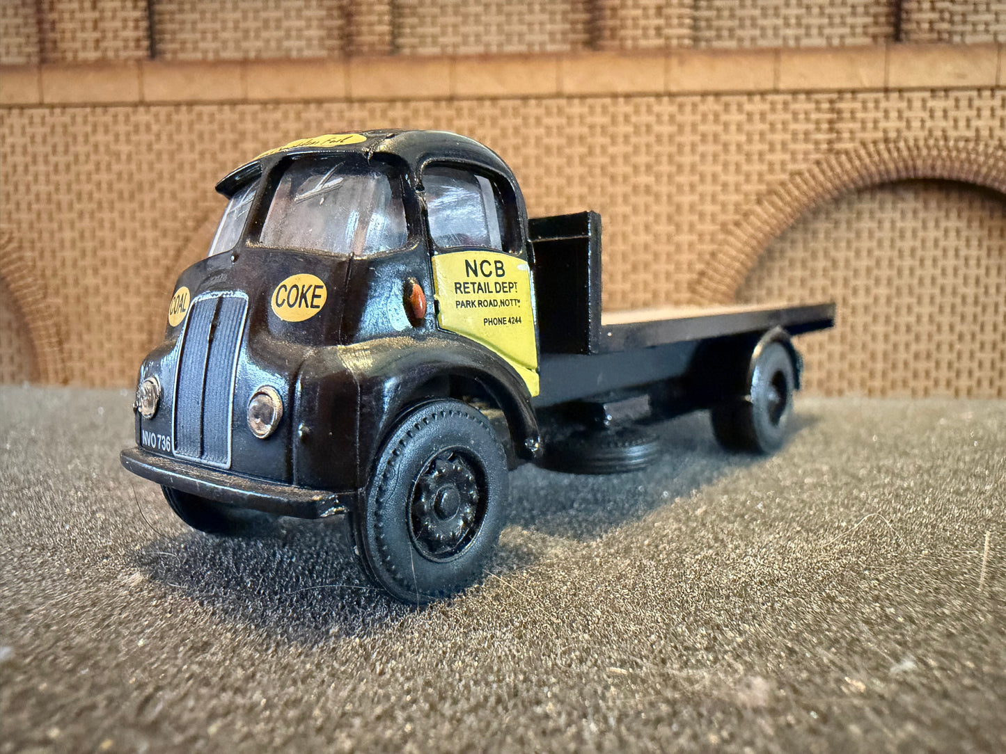 Base Toys D-71 (1:76 / OO) Thornycroft Flatbed in National Coal Board Retail Department of Nottingham Livery