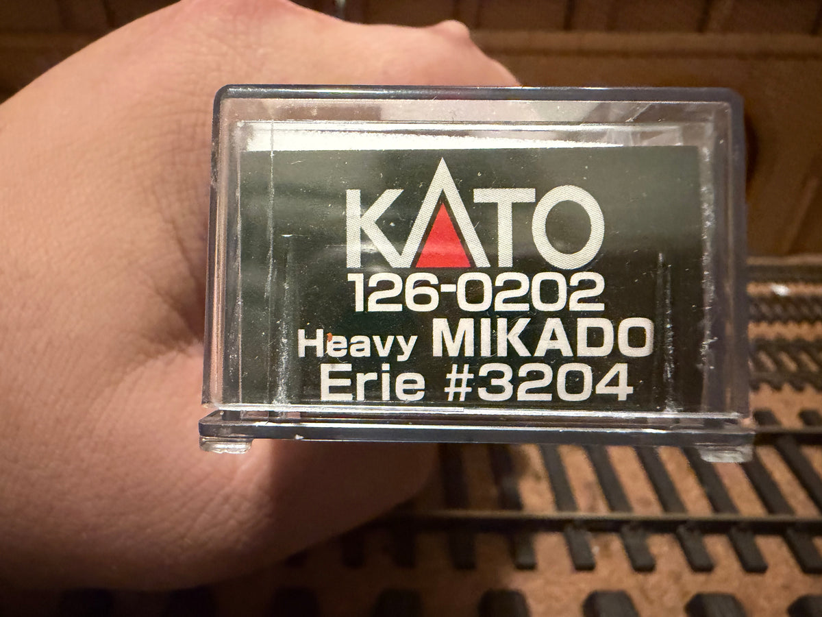 Kato 126-0202 (N Scale) United States Railroad Administration, Heavy Mikado No.3204 in Erie Railroad Livery 