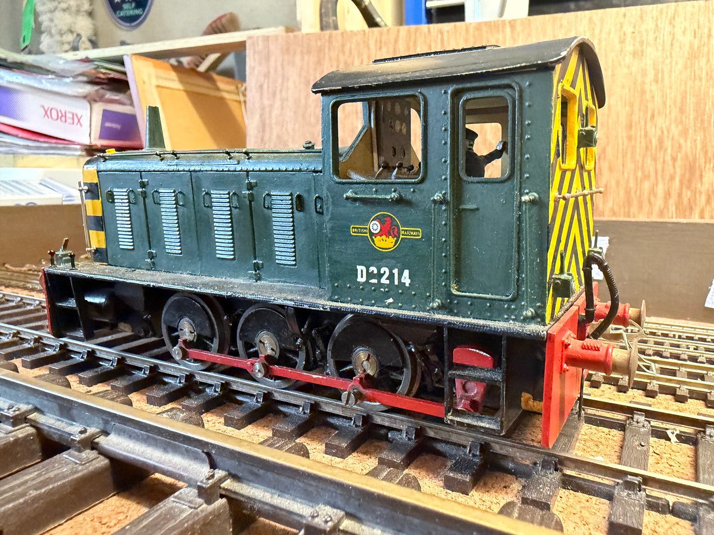 Vulcan Model Engineering VLK1 (O) British Railways, Drewry 204HP Diesel Mechanical [Class 04] D2214 in British Railways Green and Wasp Stripe. 