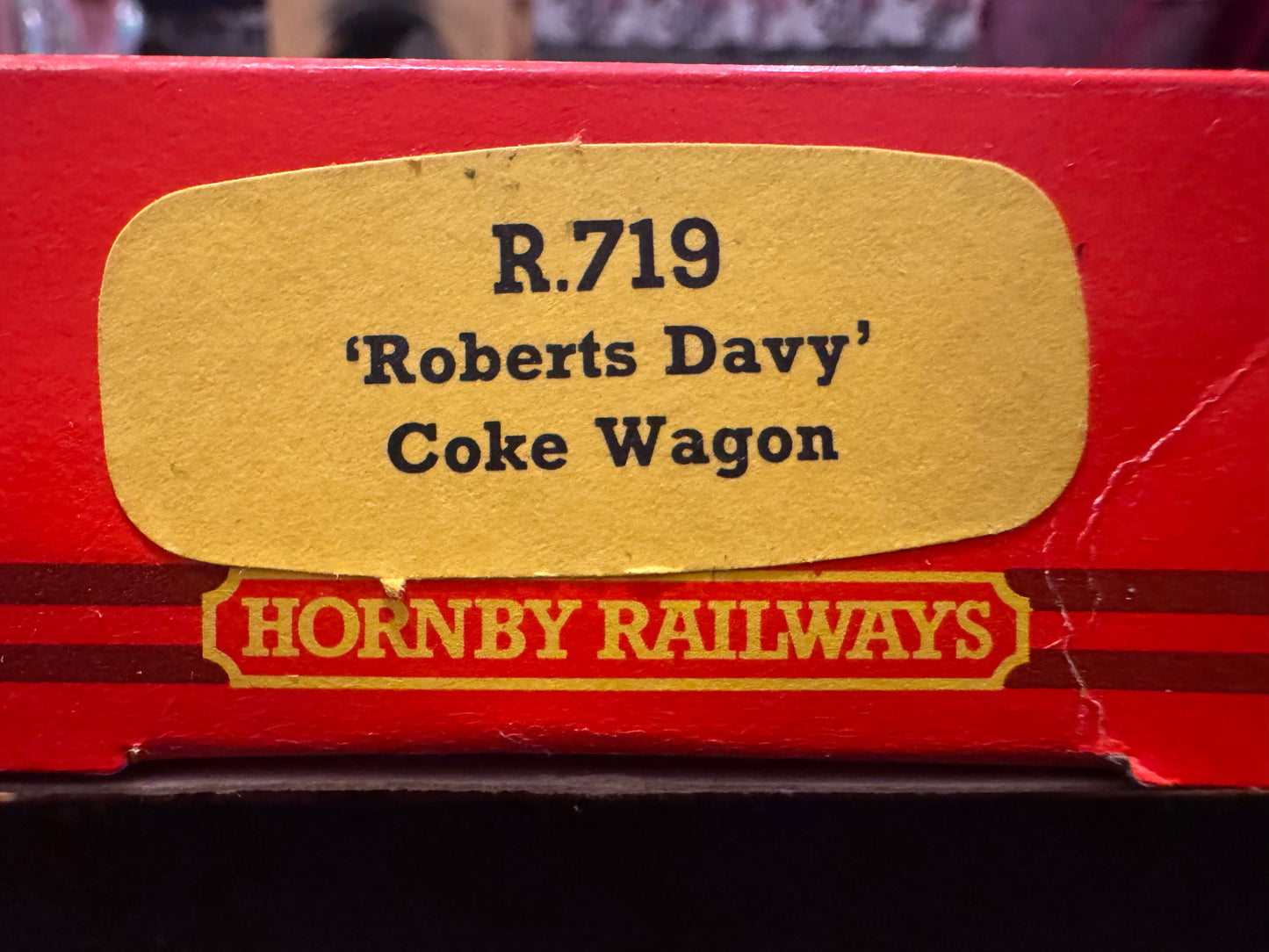 Hornby R.719 (OO) Robert Davy Five Plank Coke Wagon with ‘Greedy Bars’ No.25.