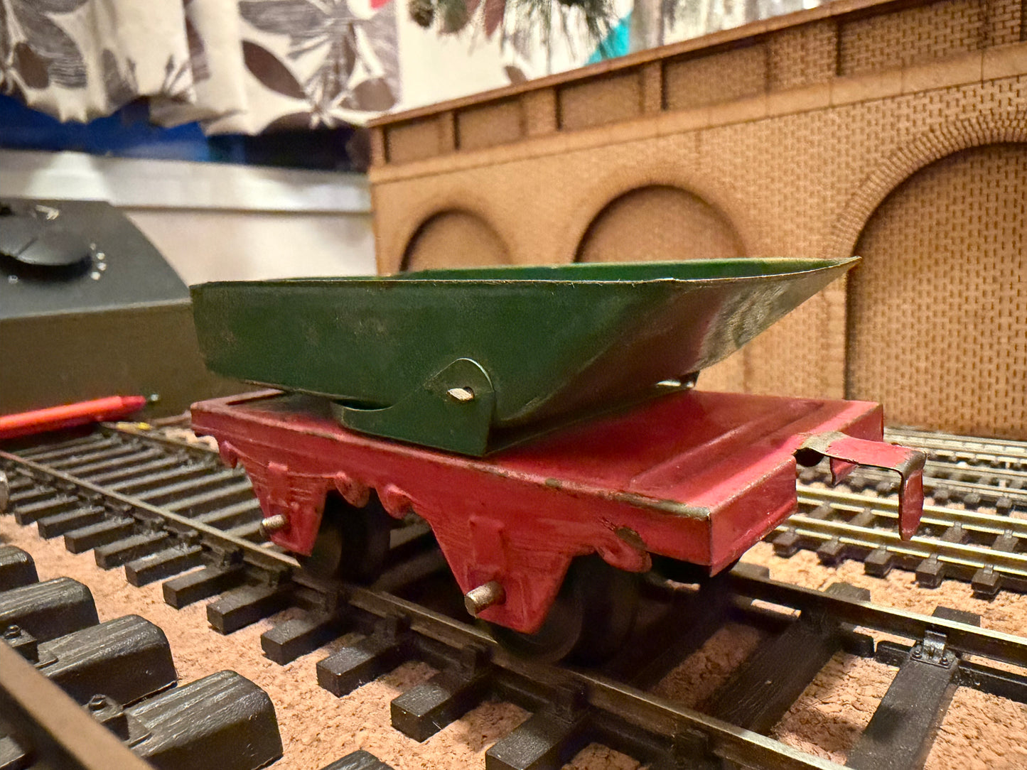 Hornby Tinplate (O) Rotary Tipper Wagon 