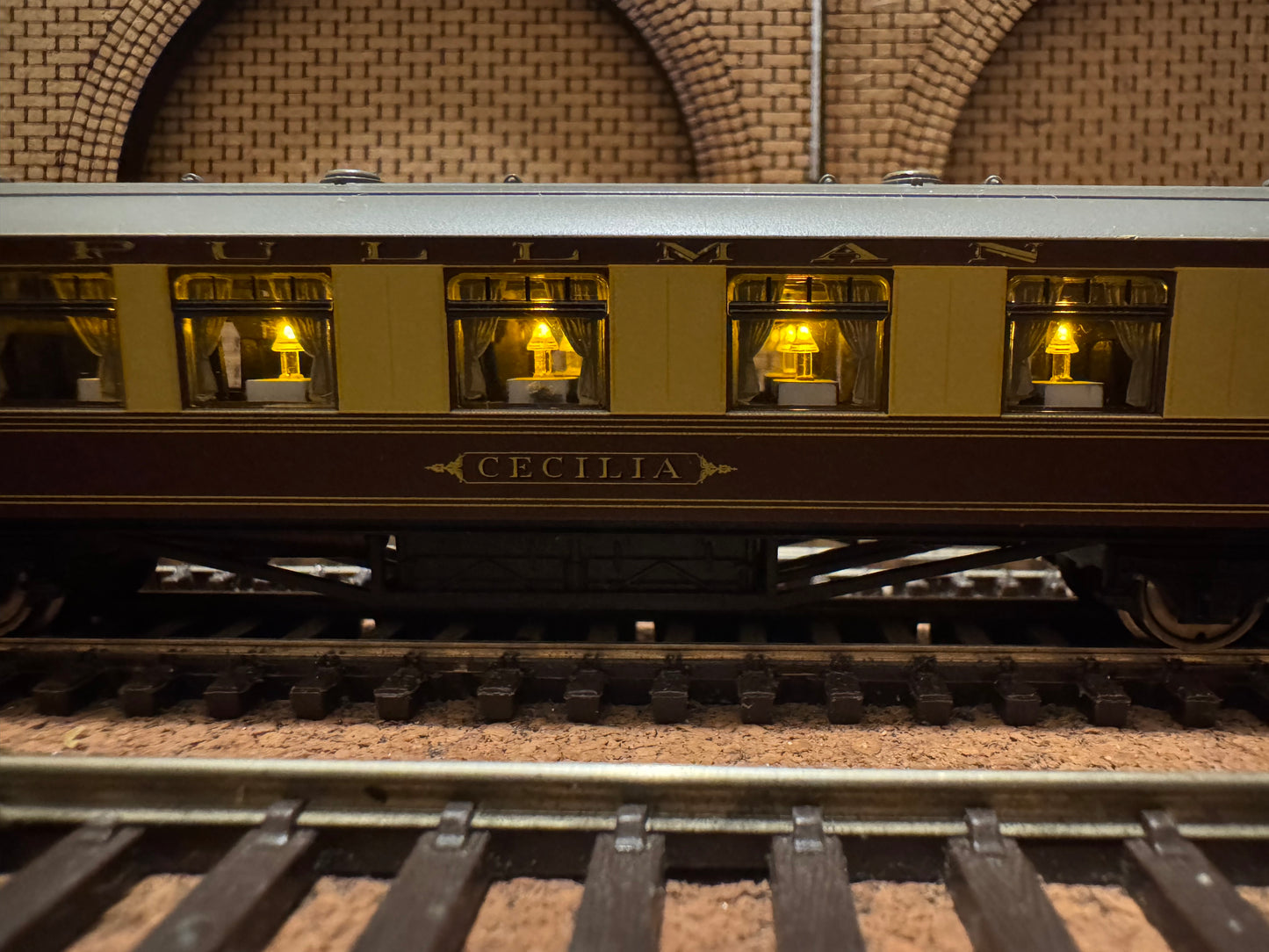 Hornby TT1001AM (TT120) The Scotsman, Starter Set. DCC Ready 