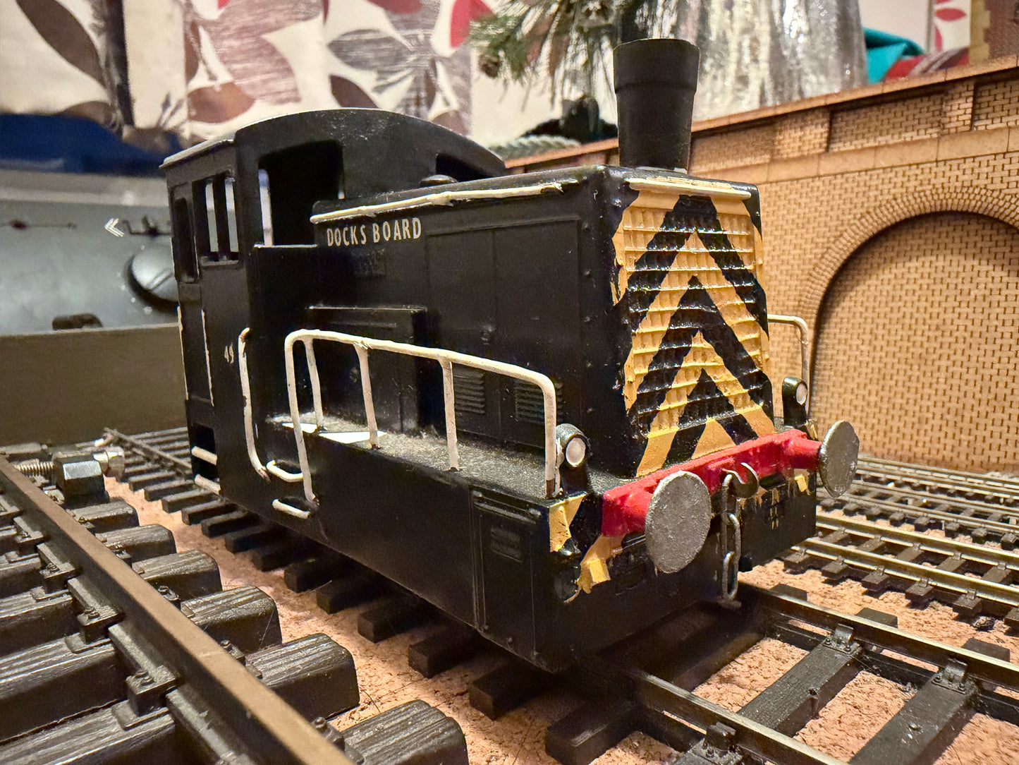 Lima 216546G (O) Freelance 0-4-0 Diesel Shunter in Docks Board Livery
