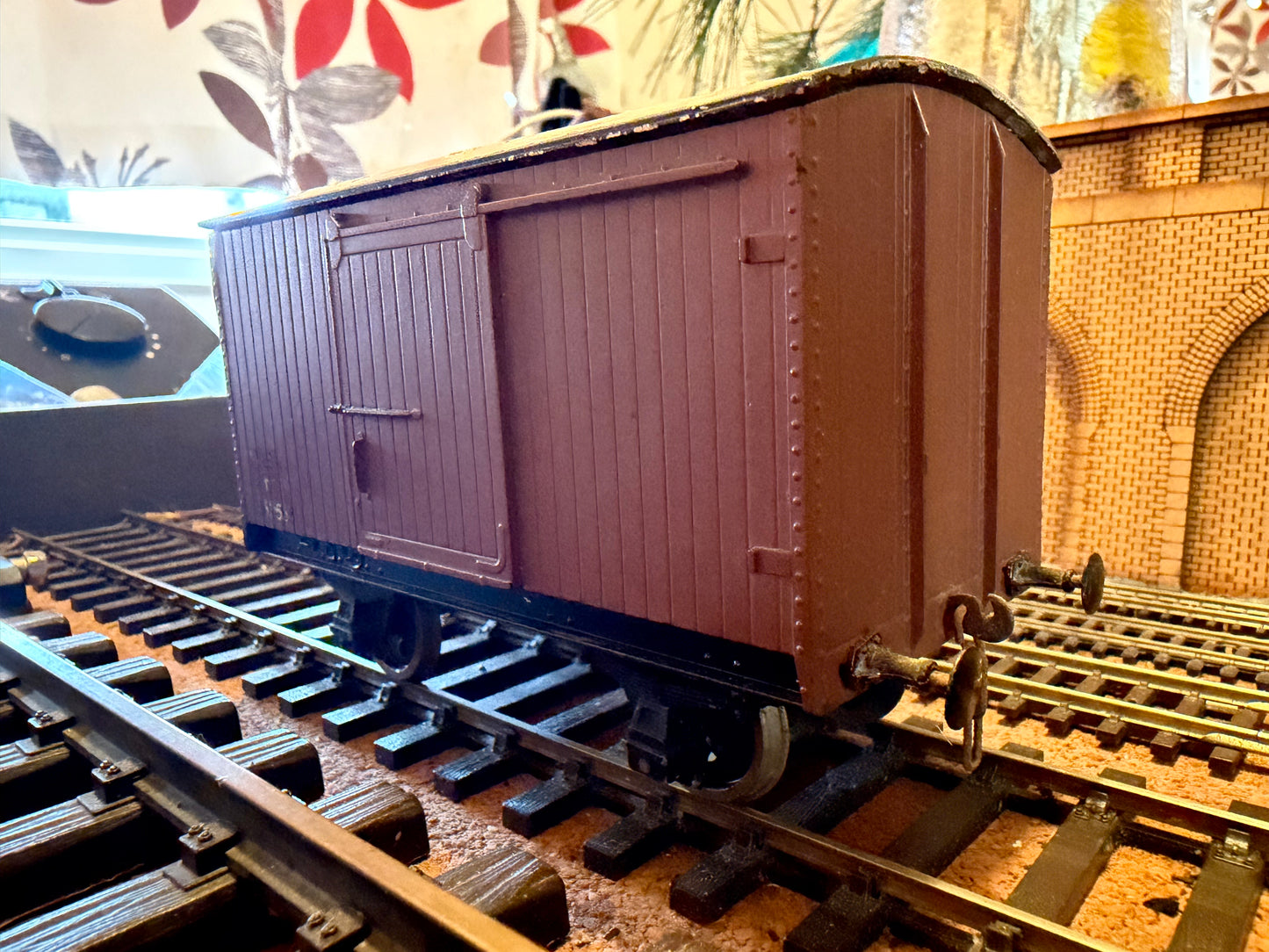 Leeds Model Company (O Gauge) North Eastern Railway 12T Van No.562553 