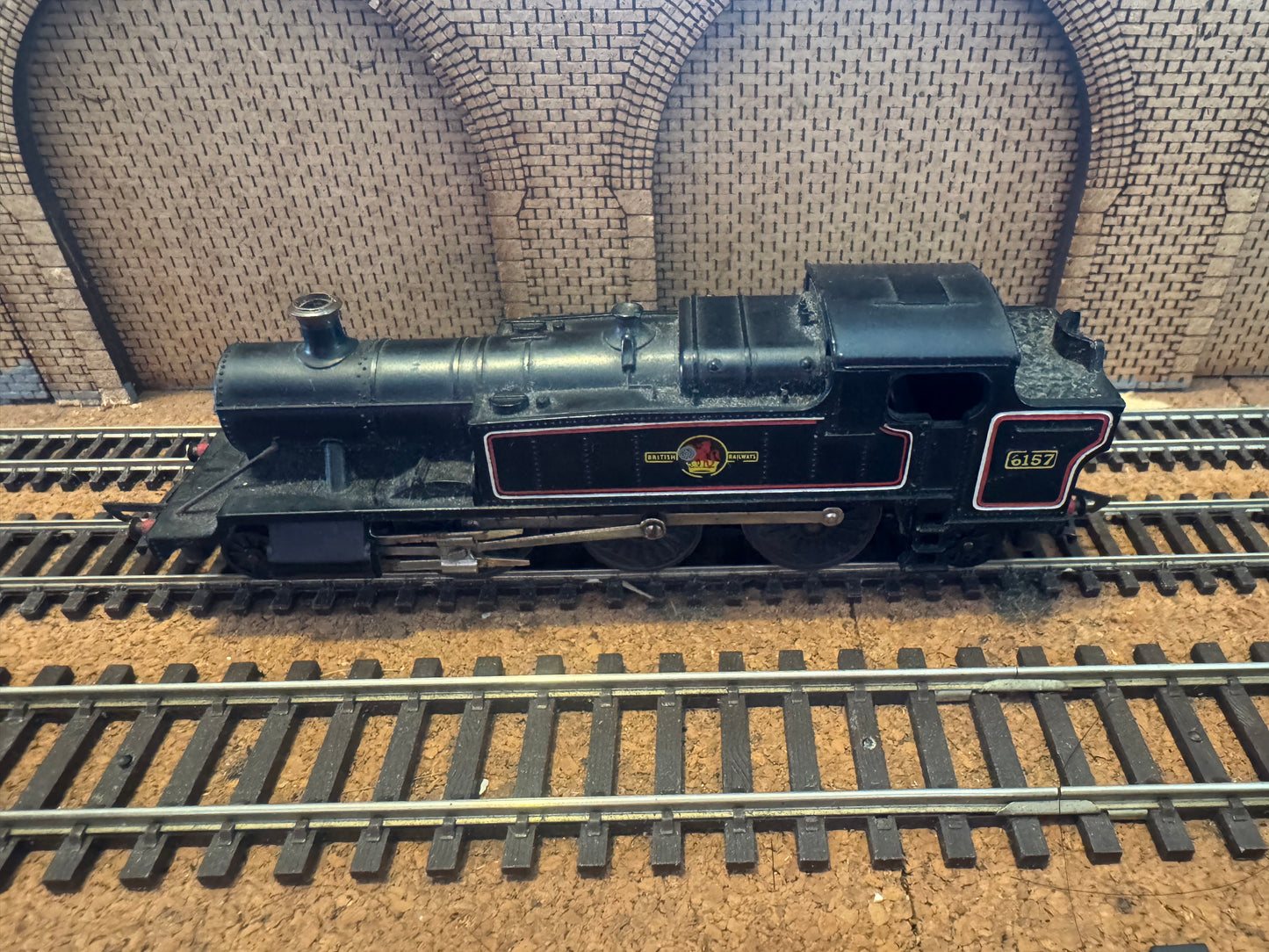 Tri-ang TT99 (TT) Ex GWR 41xx ‘Large Prairie’ No.6157 in Lined BR Black 