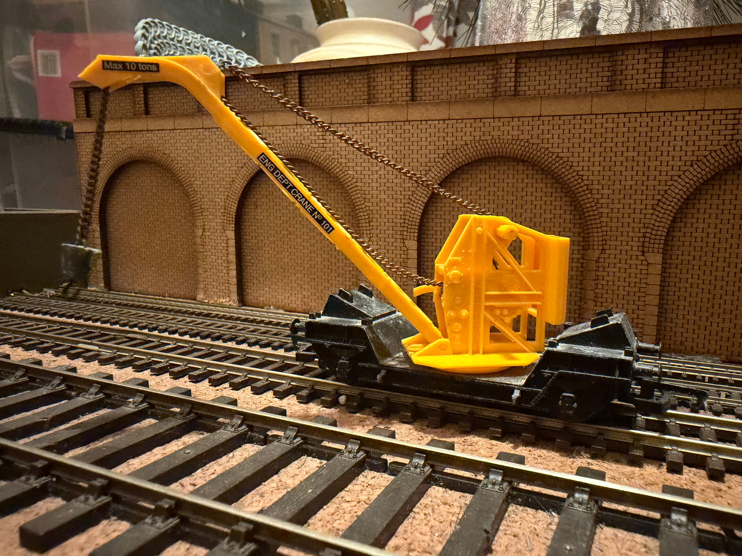 Hornby R6004 (OO) British Railways 10T Maintenance Crane No.101 in British Rail Departmental Yellow. 