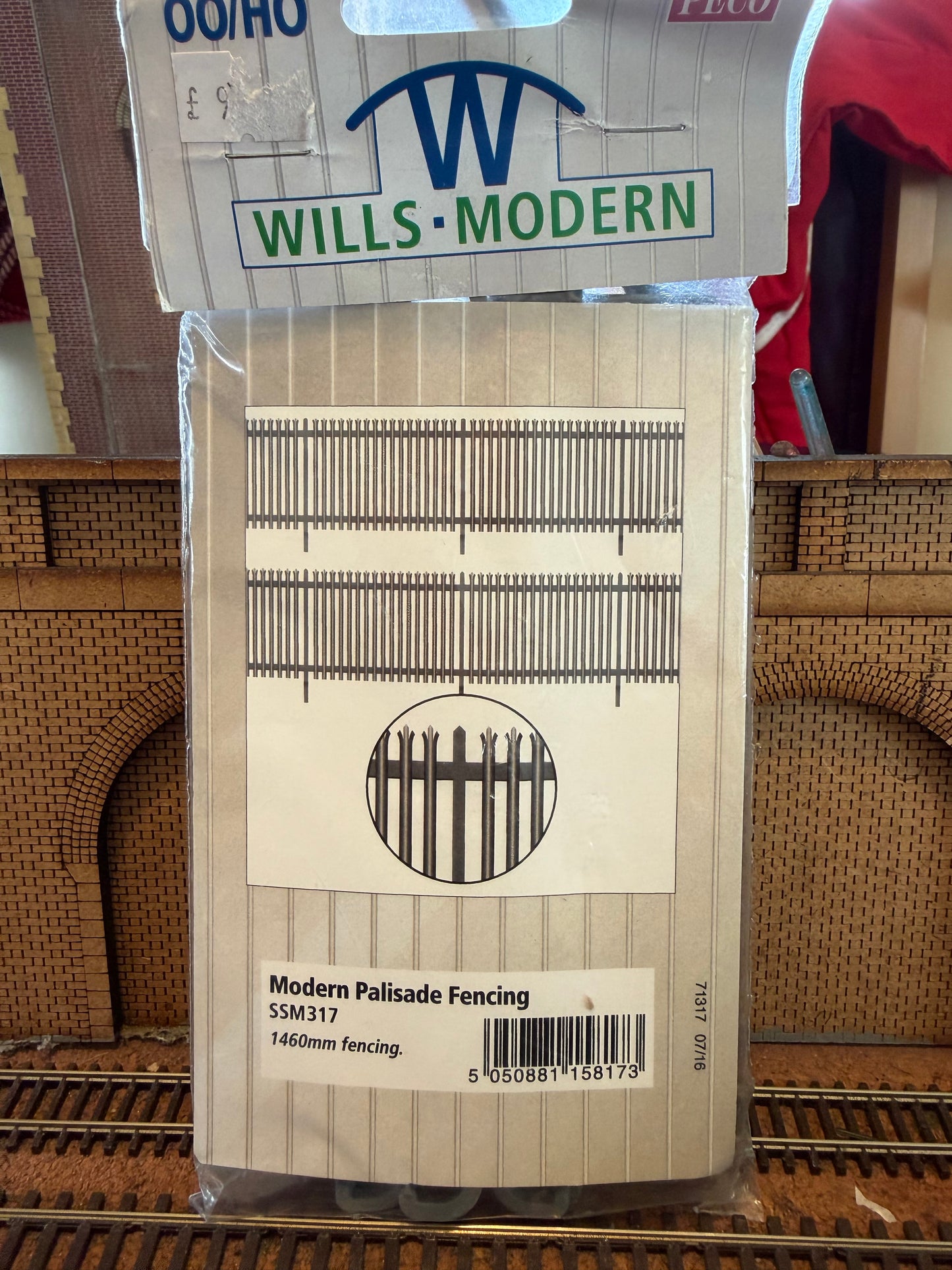 Wills SSM317 (OO / 1:76) Modern Palisade Fencing 