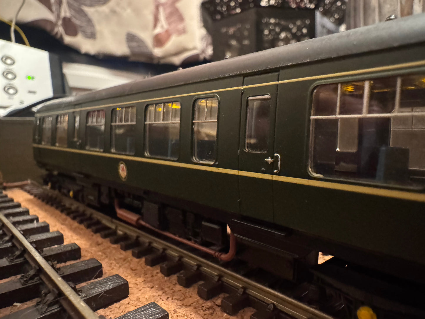 Bachmann 32-900A (OO) British Railways Class 108 DMU Units M52043 & M51928 in BR Green with Speed Whiskers. DCC Sound fitted 
